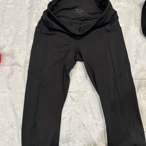 Athleta Ultimate Stash II capri